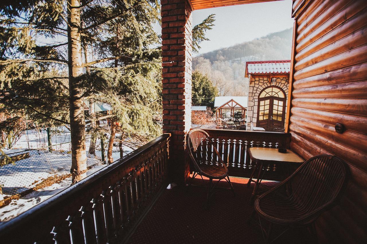 U Yaroslava Hotel Yaremtche Extérieur photo