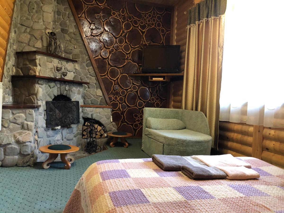 U Yaroslava Hotel Yaremtche Extérieur photo
